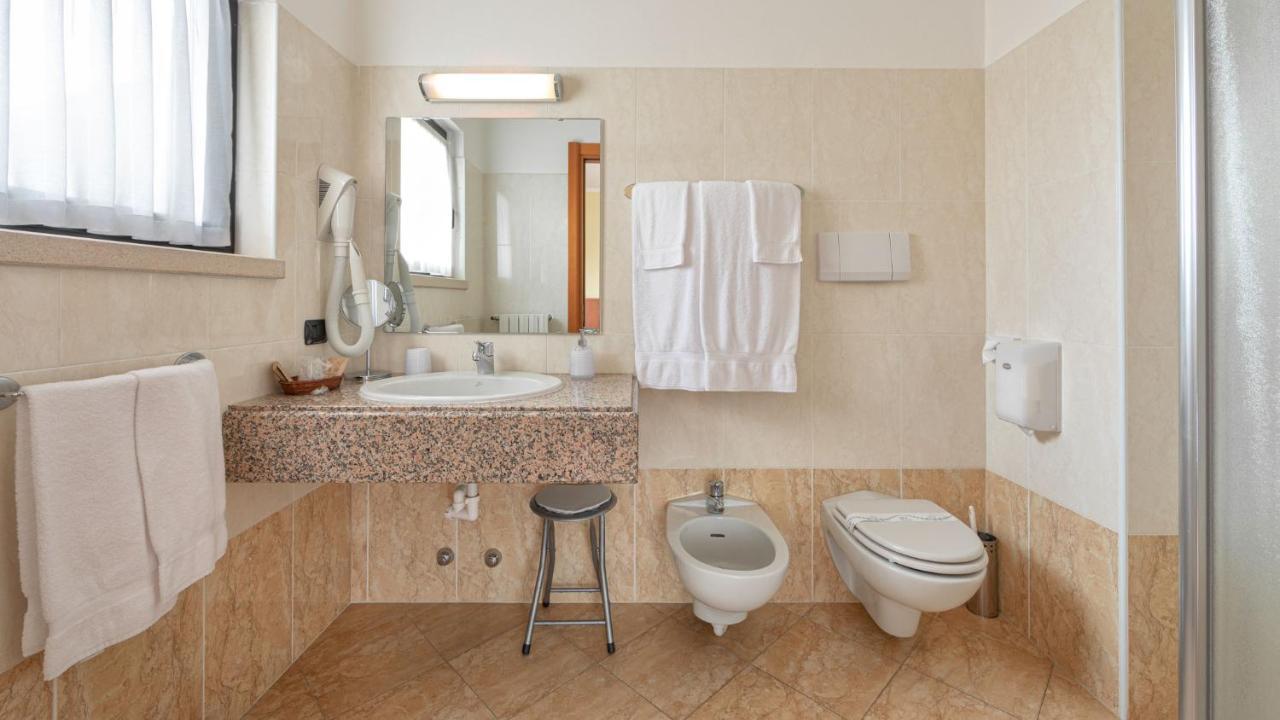 Hotel Postumia Доссобуоно Экстерьер фото