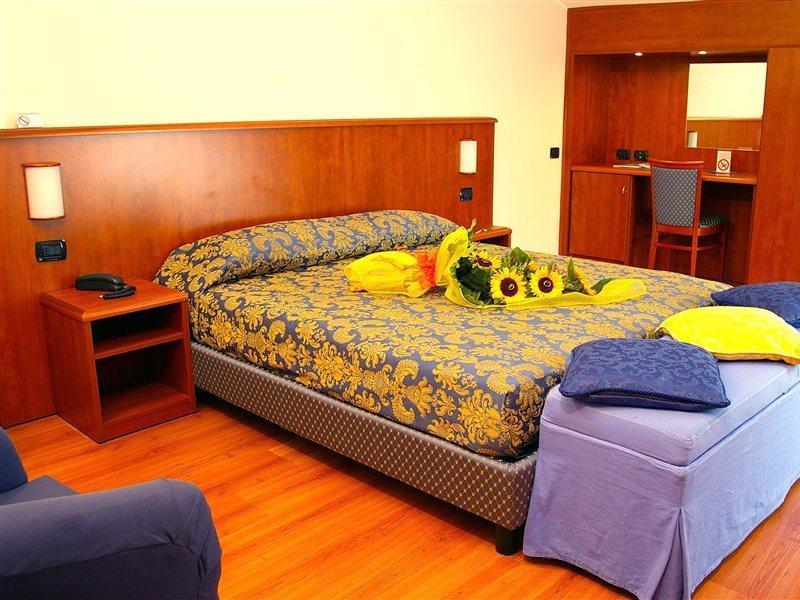 Hotel Postumia Доссобуоно Экстерьер фото
