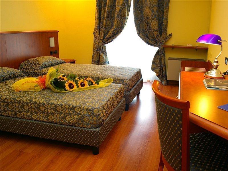 Hotel Postumia Доссобуоно Экстерьер фото