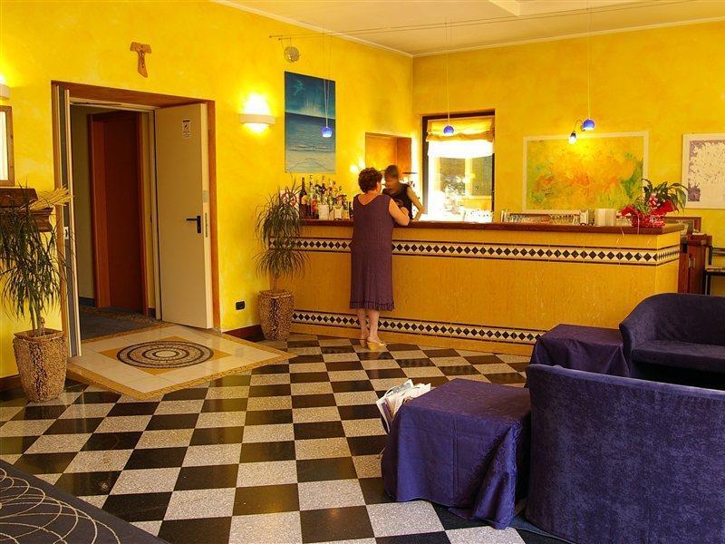 Hotel Postumia Доссобуоно Экстерьер фото