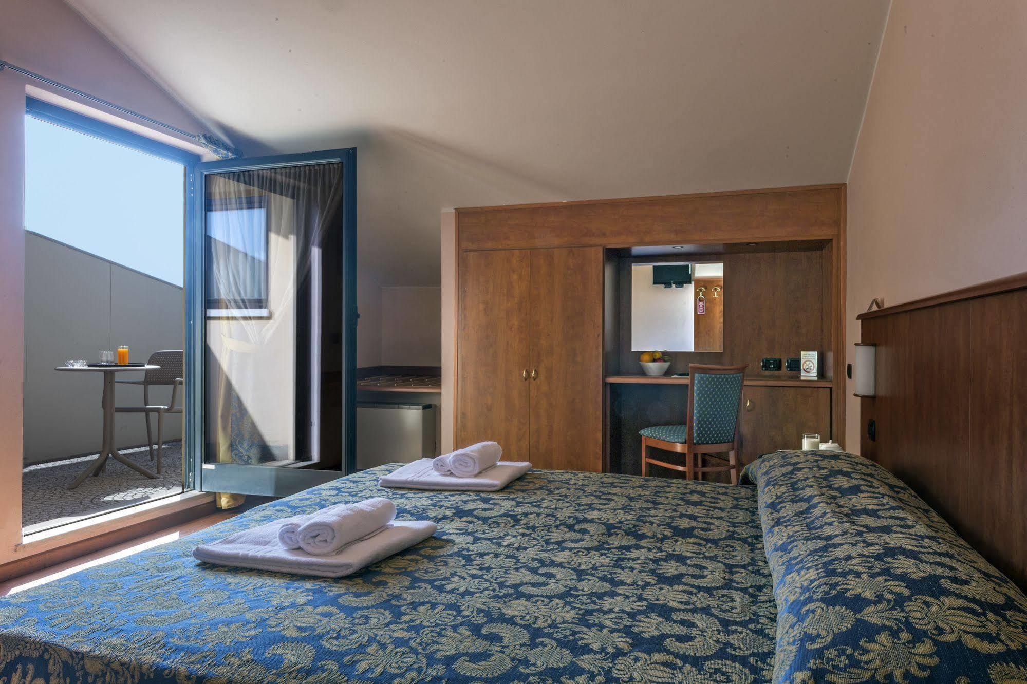 Hotel Postumia Доссобуоно Экстерьер фото