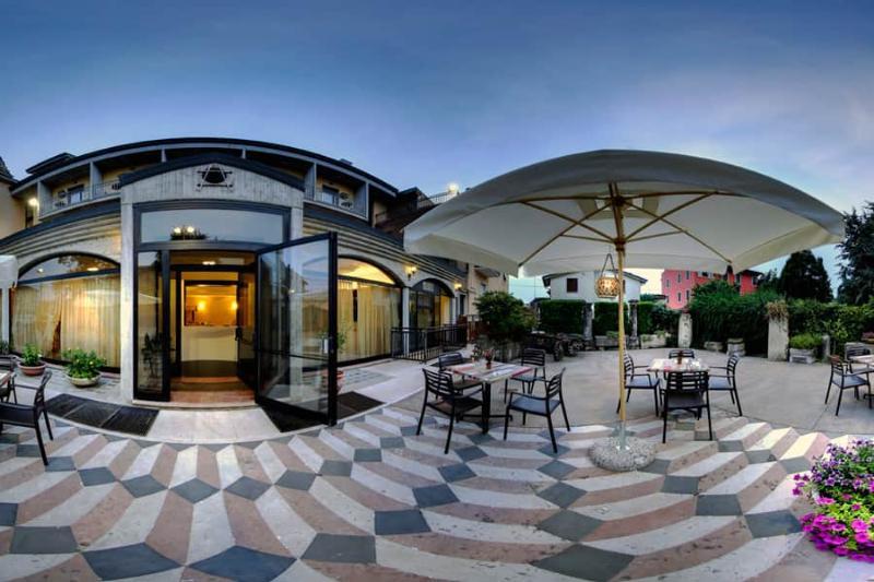 Hotel Postumia Доссобуоно Экстерьер фото