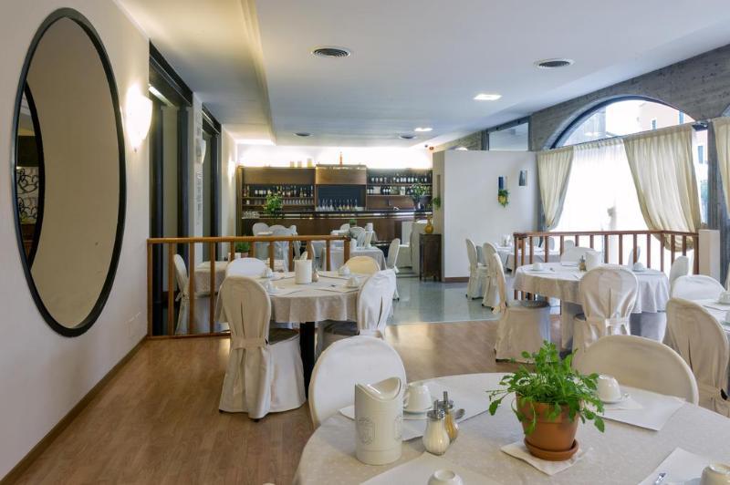Hotel Postumia Доссобуоно Экстерьер фото