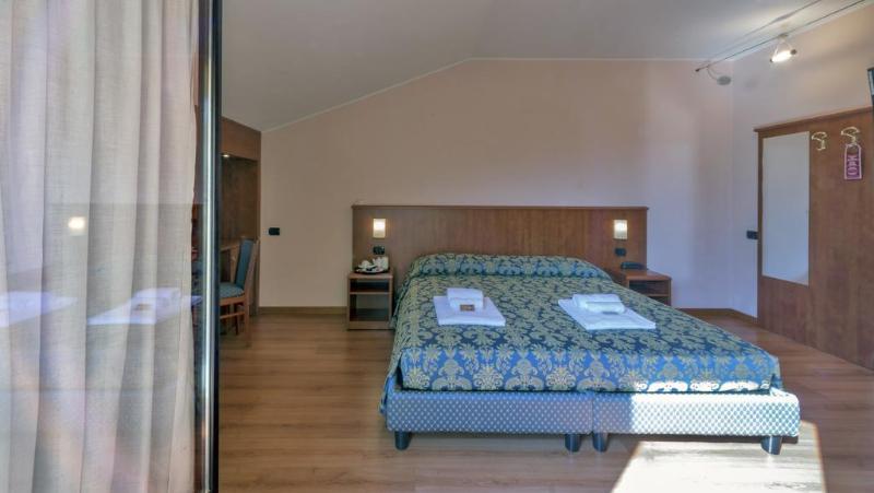 Hotel Postumia Доссобуоно Экстерьер фото