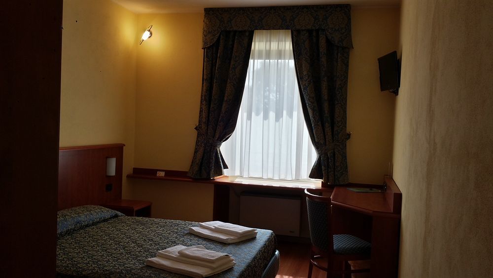Hotel Postumia Доссобуоно Экстерьер фото