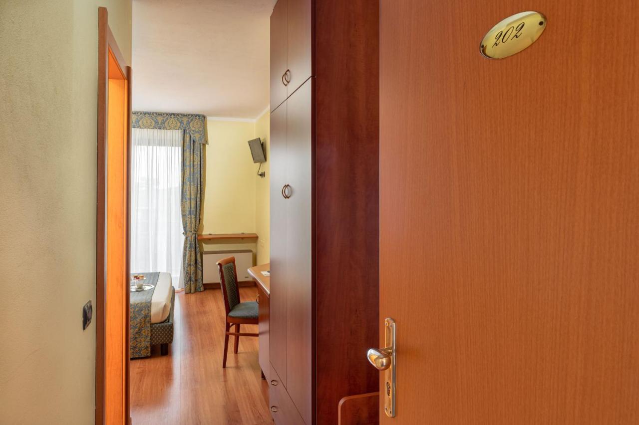 Hotel Postumia Доссобуоно Экстерьер фото